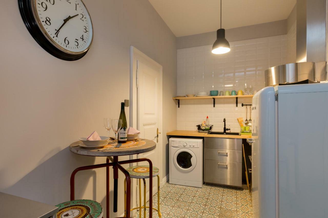 דירות בודפשט Deluxe Twin Studio In Kazinczy Street מראה חיצוני תמונה